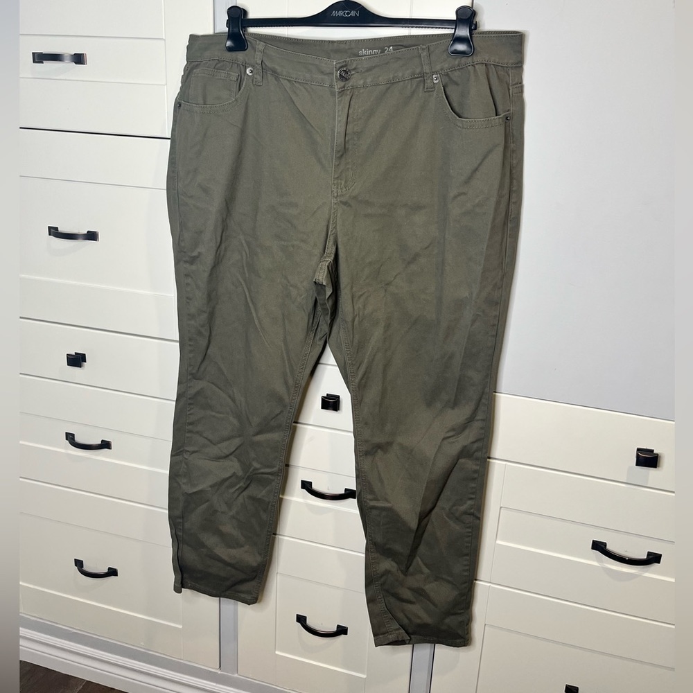 Zanadi. Skinny 24. Khaki. Pants. Stretch. Soft. Plus size.